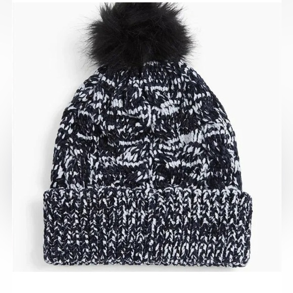 Torrid Hat Beanie Black White Marled Ribbed Knit Faux Fur Pom Pom Winter OS NWOT - Picture 3 of 9